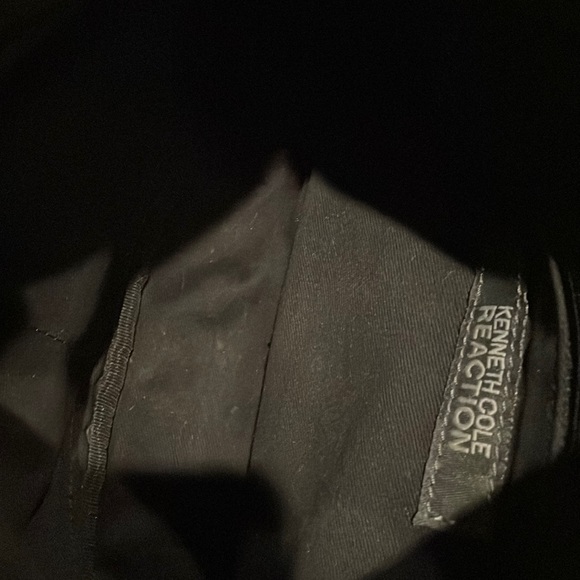 Kenneth Cole Reaction Shoulder Bag - Picture 4 of 5